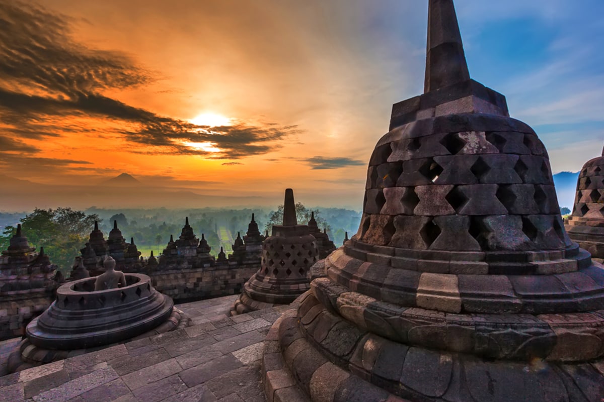 Borobudur Temple Is World S Biggest Buddhist Monument Daily The Spokesman