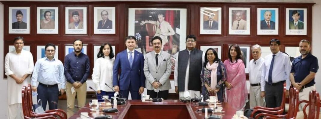 Ambassador Yerzhan Kistafin for direct ties between Pak-Kazakh universities