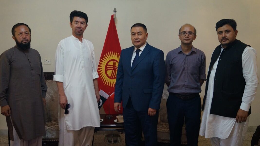 Ambassador of Kyrgyz meets with representatives of Kyrgyz ethnic community living in Pakistan.