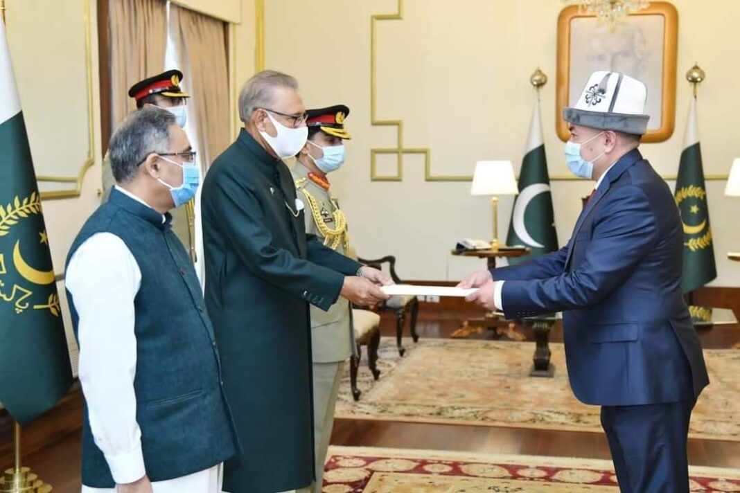 Kyrgyz ambassador presented credentials to President of Pakistan