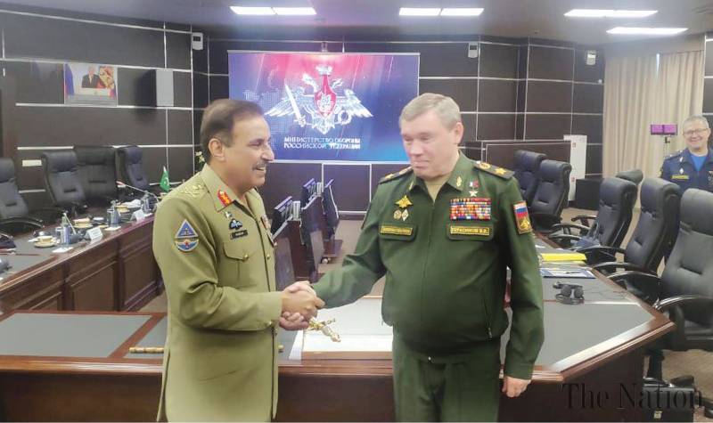 Pak-Russian military chiefs discuss cooperation