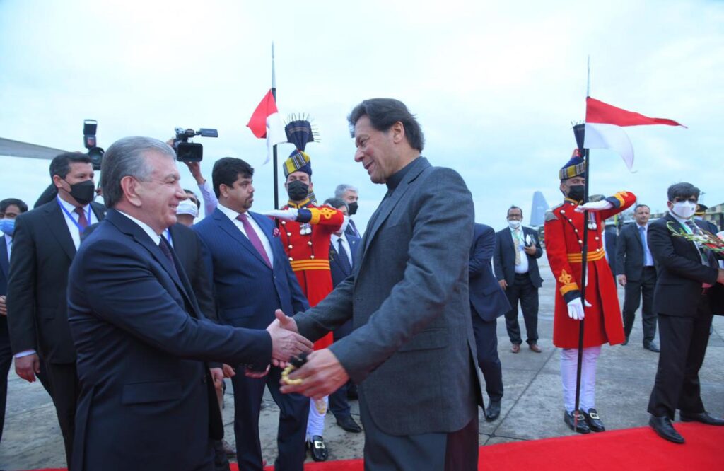 Uzbek President in Islamabad to meet leadership; discuss projects
