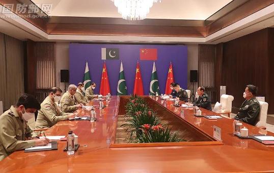 Chinese Defence Minister holds meeting with COAS Gen Bajwa in Xi’an