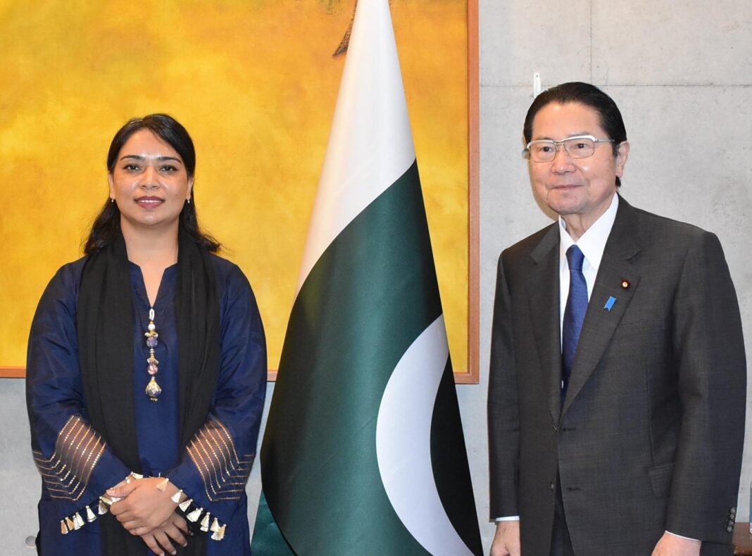Seishiro Eto visited the Embassy of Pakistan