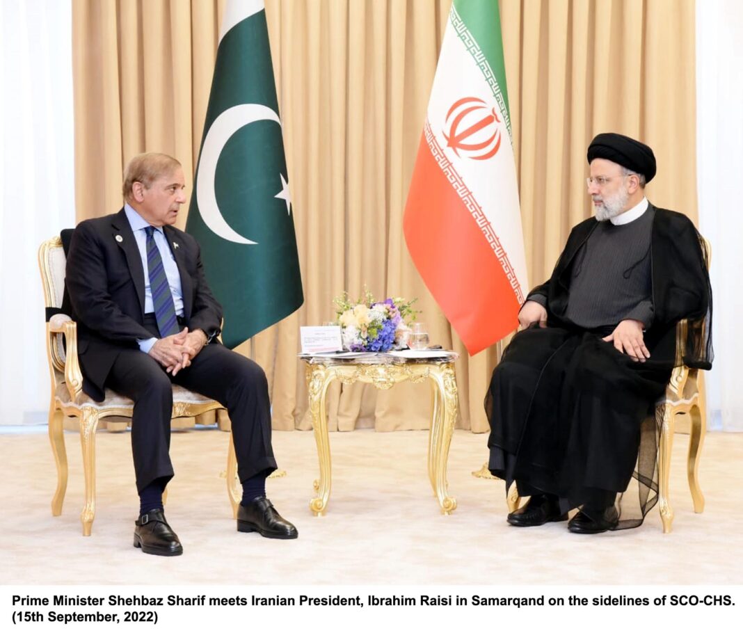 Pakistan, Iran reaffirm desire to strengthen trade, connectivity
