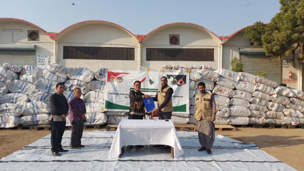 Indonesia Sent Additional Logistics for Flood Relief in Pakistan