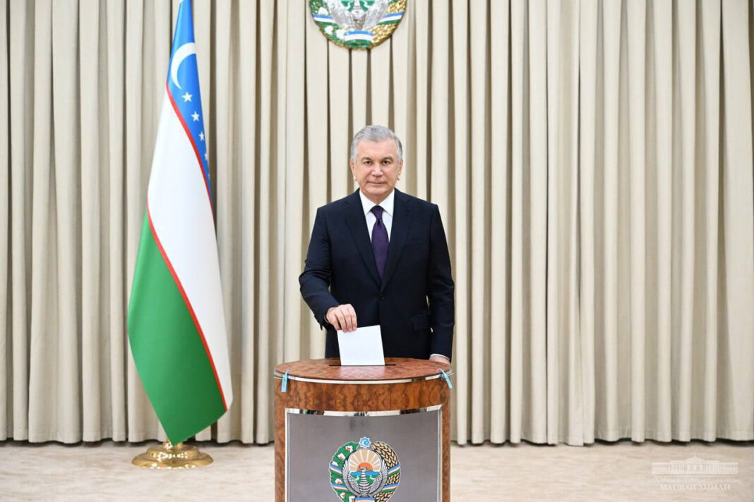 Shavkat Mirziyoyev votes in a referendum