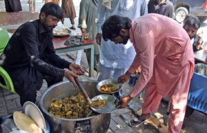 Masjid Rehmat-ul-lil-Alameen provides food to esurients on Eid