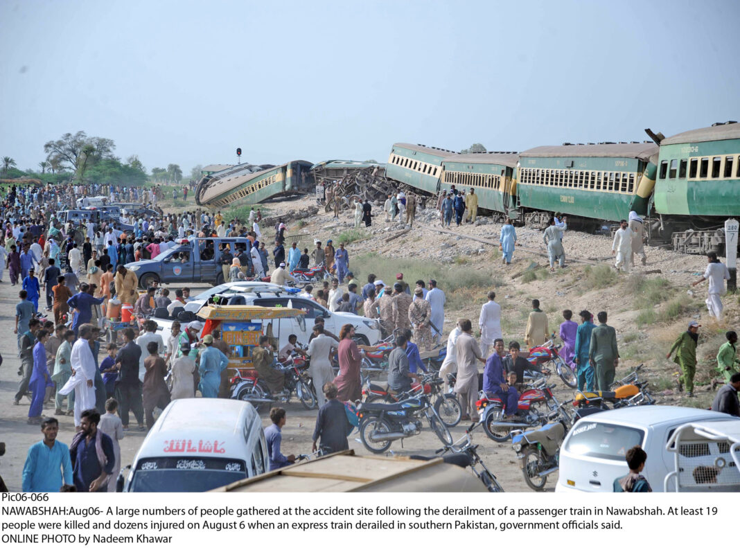 30 dead, 100 injured as Hazara Express bogies derail near Nawab Shah