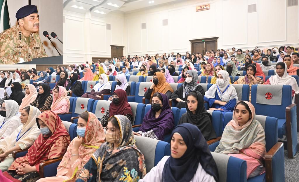 COAS encourages women to participate in progress of KP, NMDs