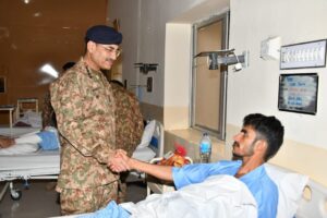 COAS visits Bannu after deadly suicide attack on military convoy