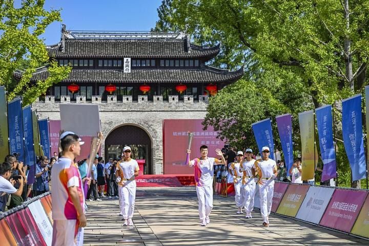 Asian Games torch relay highlights history, vitality of Jiaxing