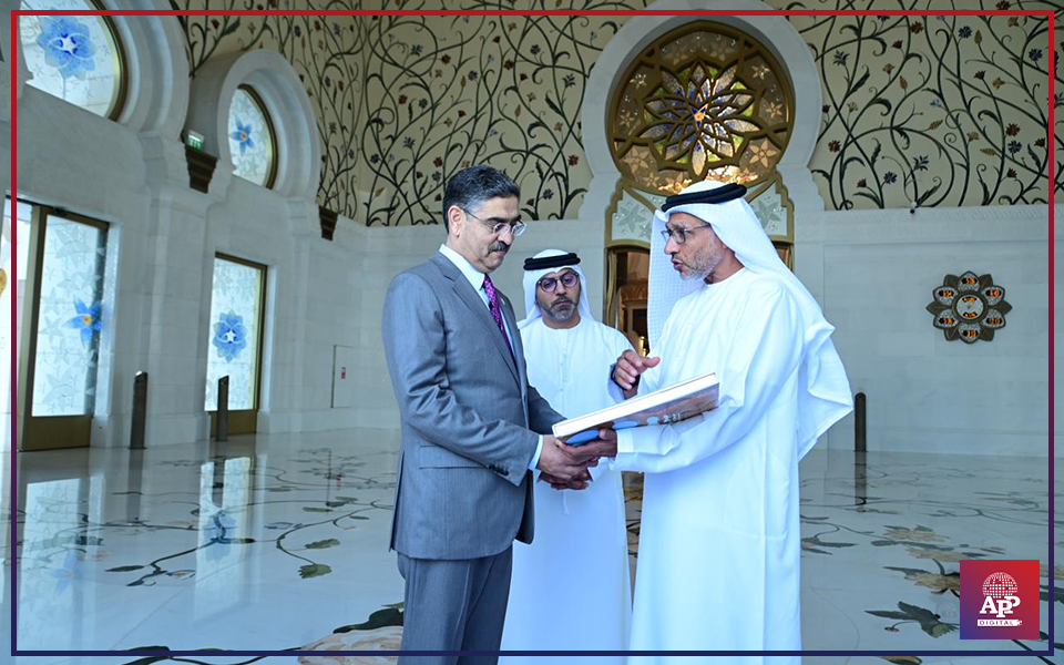 PM visits UAE’s Sheikh Zayed Grand Mosque in Abu Dhabi