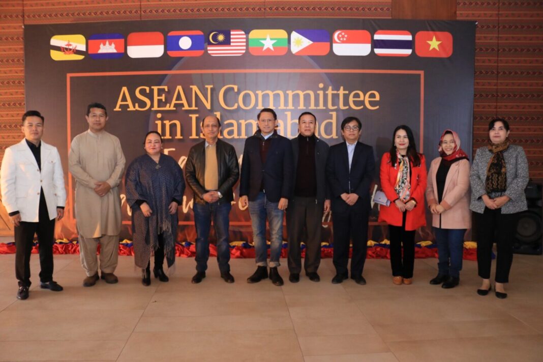 ASEAN committee gathers Islamabad-based diplomats at family BBQ get-together