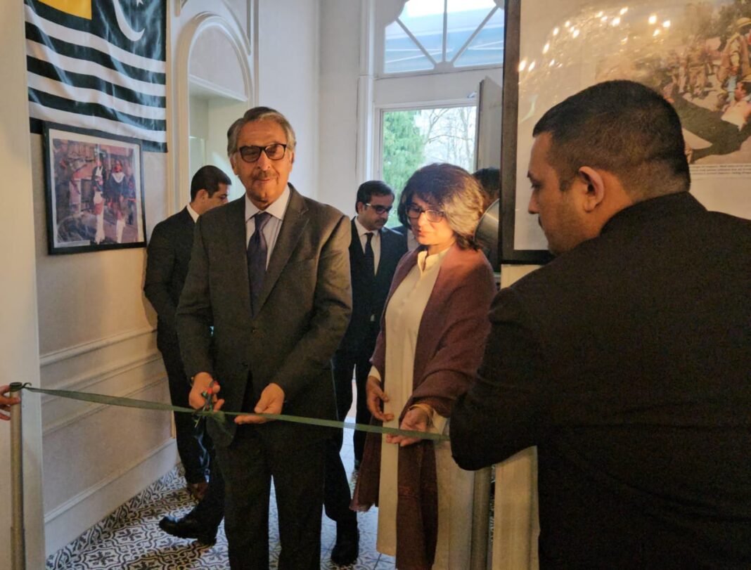 Foreign Minister Inaugurated Picture exhibition in Brussels