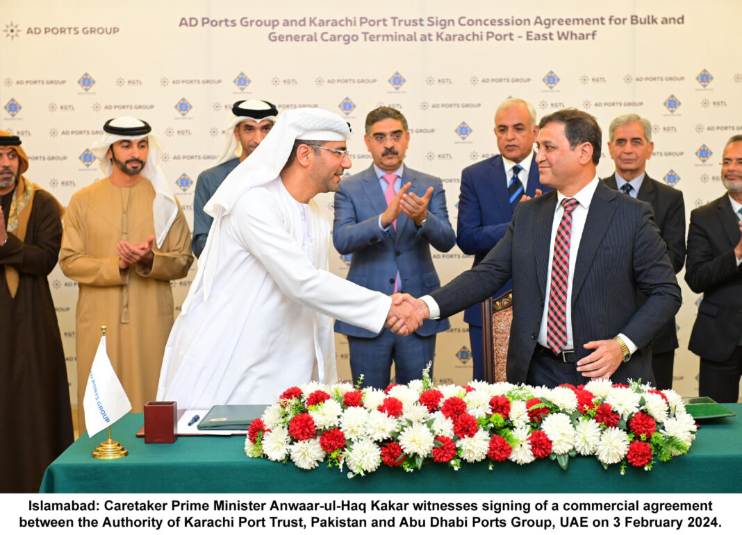 Caretaker PM satisfied at growing cooperation between Pak, UAE businesses