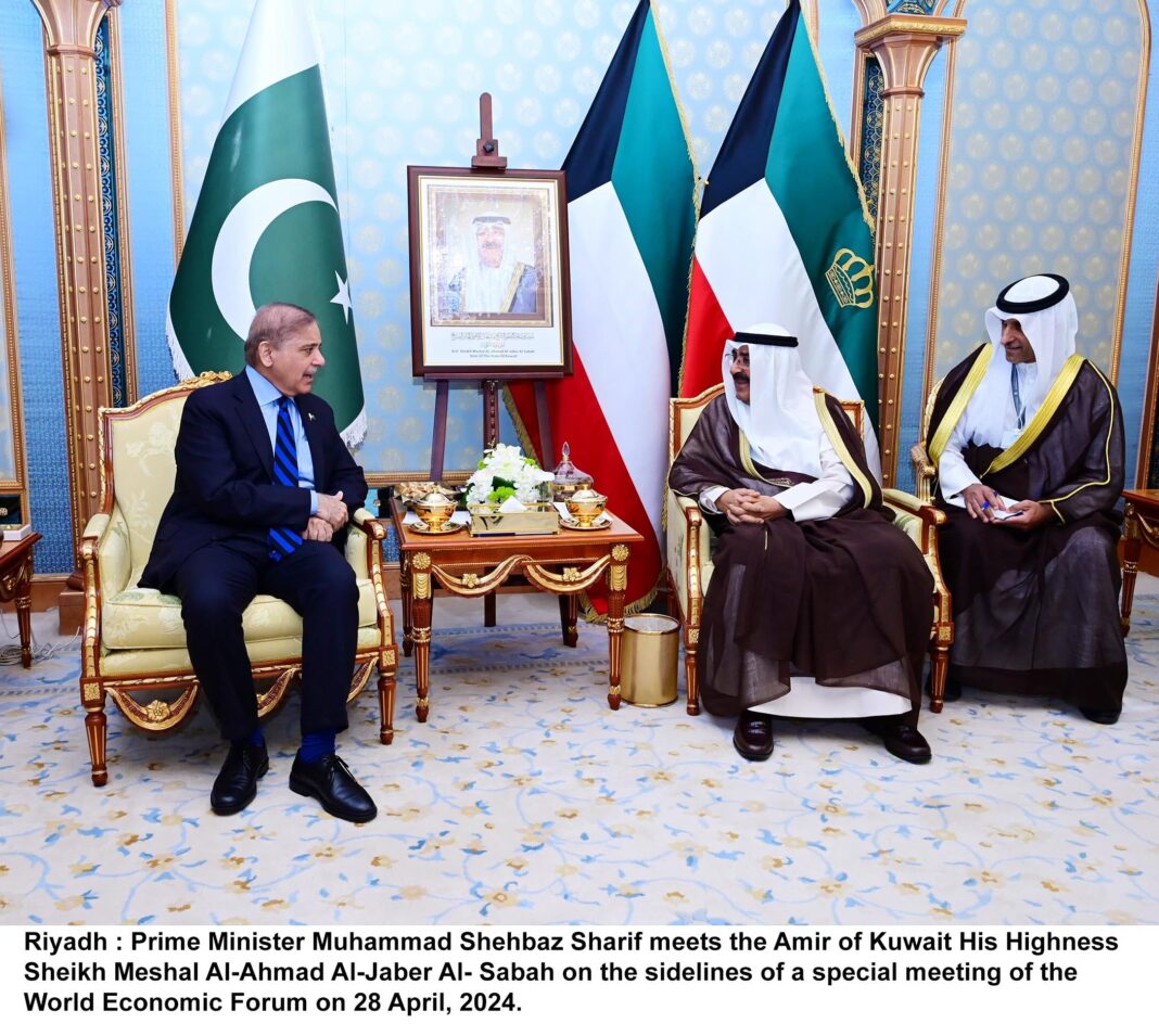 PM, Amir of Kuwait discuss bilateral ties