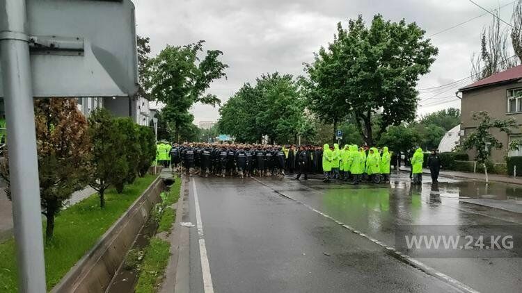2,700 police officers to ensure order in Bishkek tonight