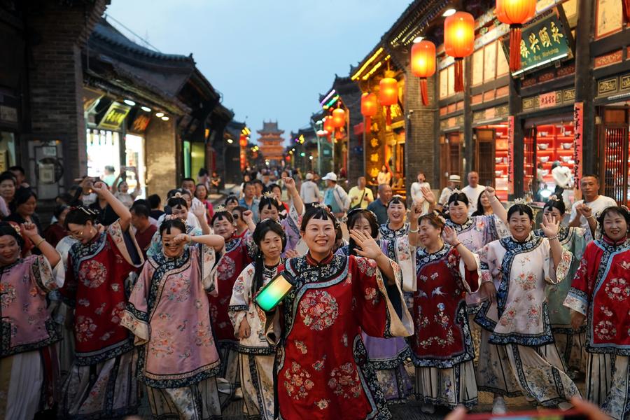 Chinese youngsters embrace more diversified tourism options