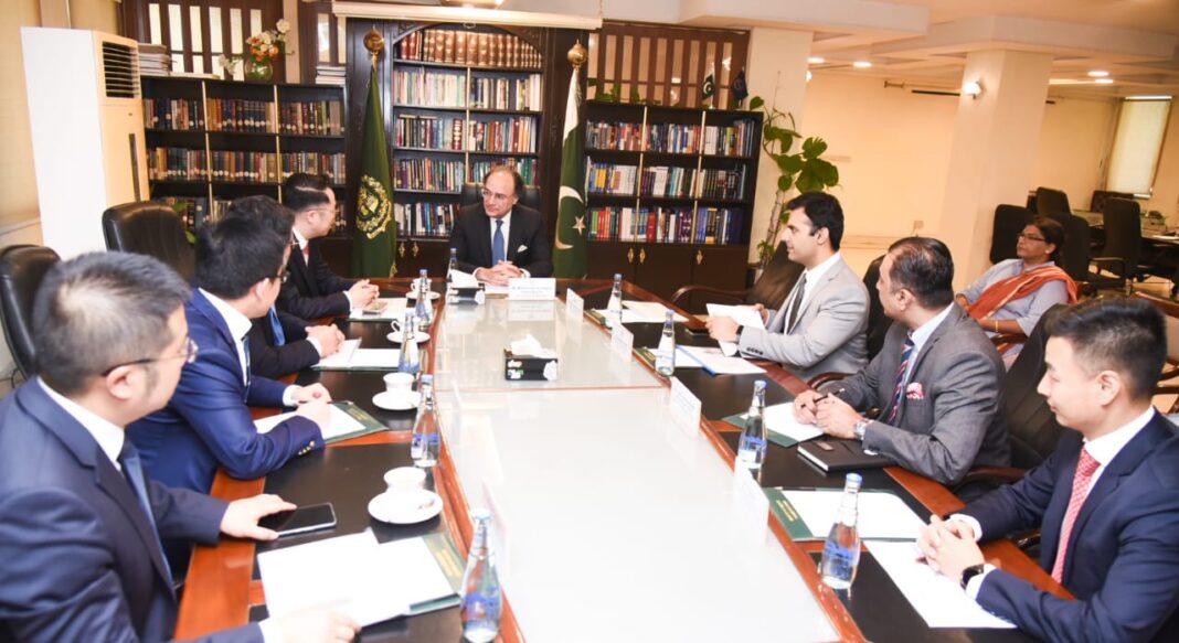 Minister Finance Aurangzeb meets with the CEO Huawei and Team