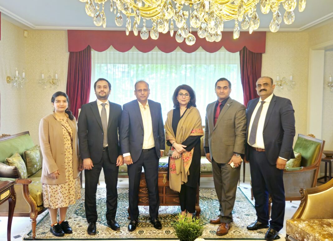 Ambassador Baloch interacts with Pakistani business, finance professionals in Brussels