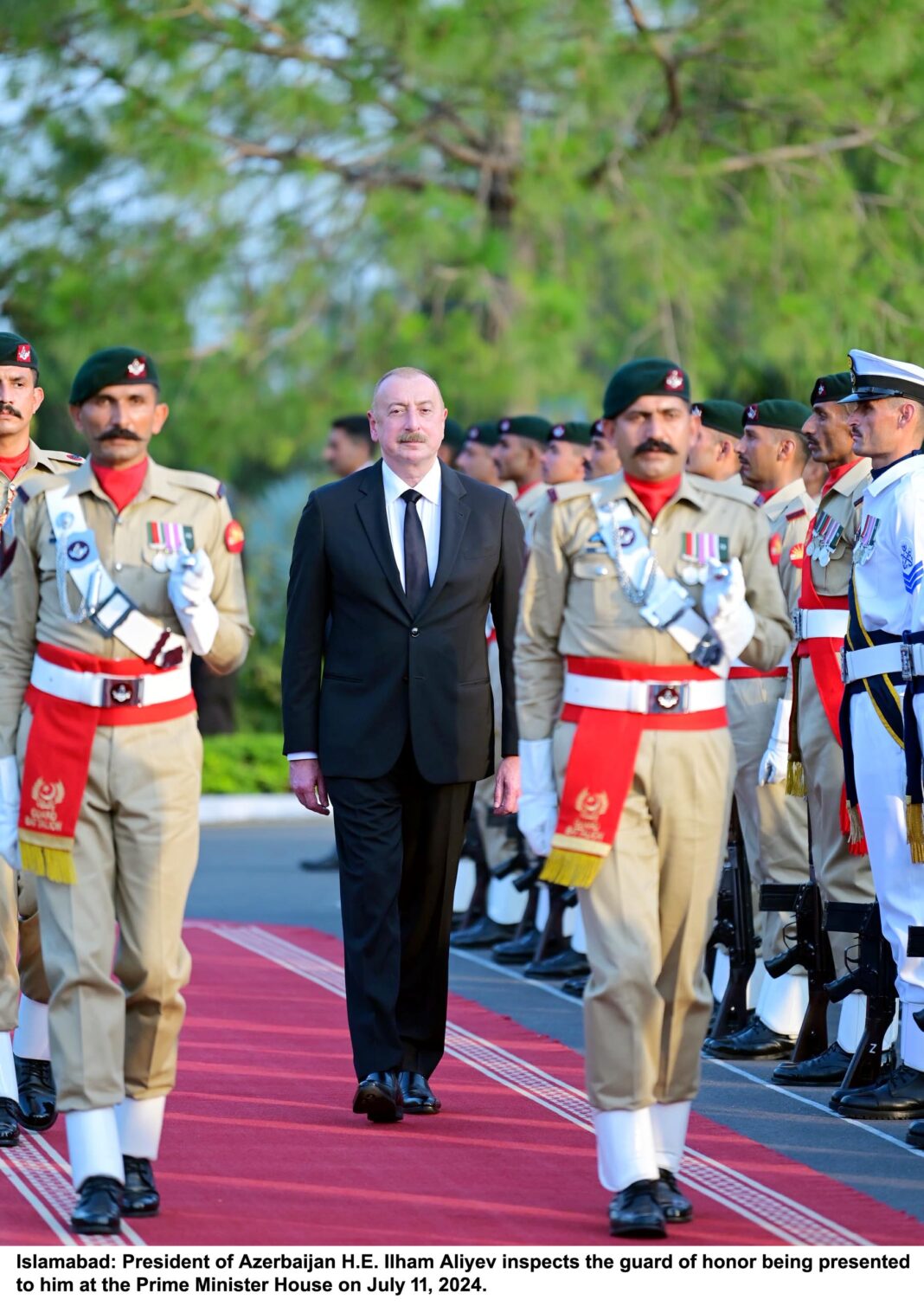 Azerbaijan President Aliyev presented guard of honour at PM House