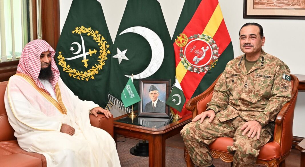 Saudi's Imam Masjid-i-Nabvi calls on COAS at General Headquarters