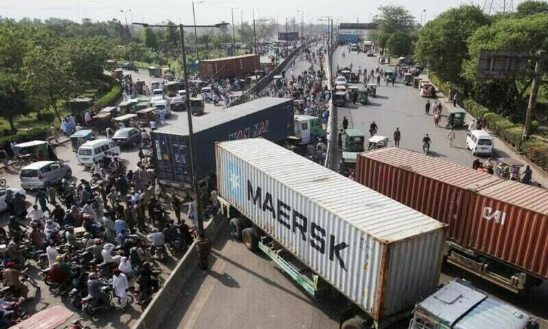 Private schools, Metro Bus to be closed amid strict security for PTI protest in Islamabad