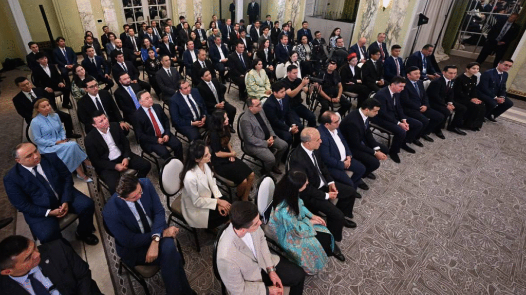 President of Uzbekistan meets with the compatriots and fellows of “El Yurt Umidi” foundation