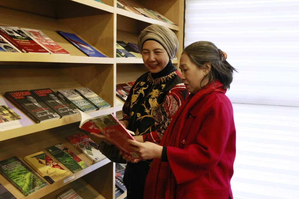 Ambassador of Indonesia Officially Inaugurates Indonesian Corner at National Library of Pakistan